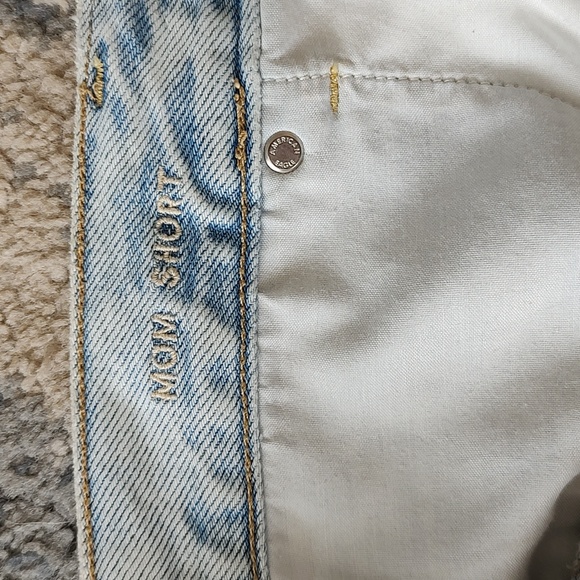 AE Mom shorts - Picture 3 of 4